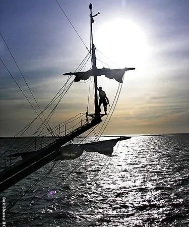 Bateau-hôtel Sailship Soeverein *